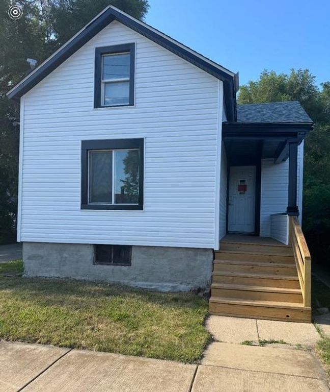 608 Front Street, Aurora, IL 60505