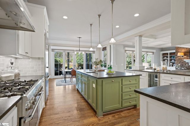 3 Kings Grant Way, Simpsonville, SC 29681