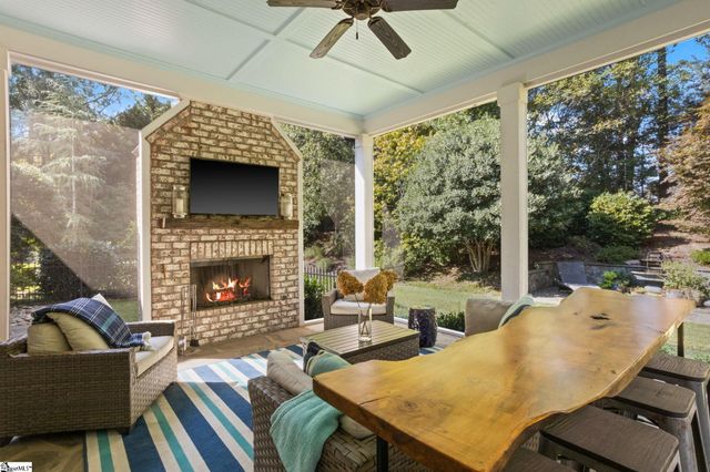 3 Kings Grant Way, Simpsonville, SC 29681