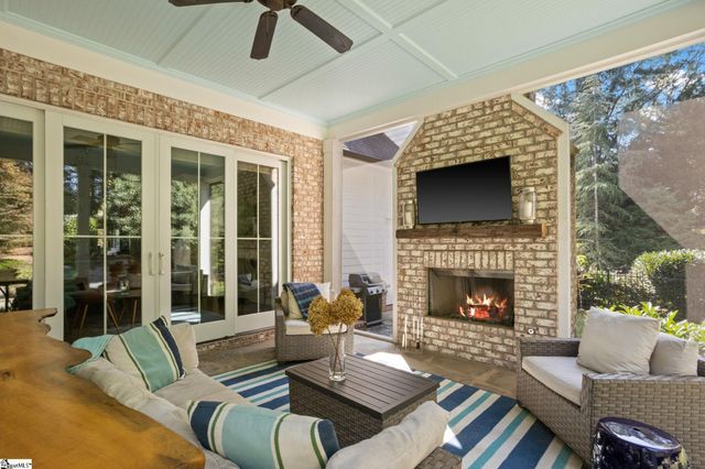 3 Kings Grant Way, Simpsonville, SC 29681