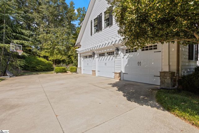 3 Kings Grant Way, Simpsonville, SC 29681