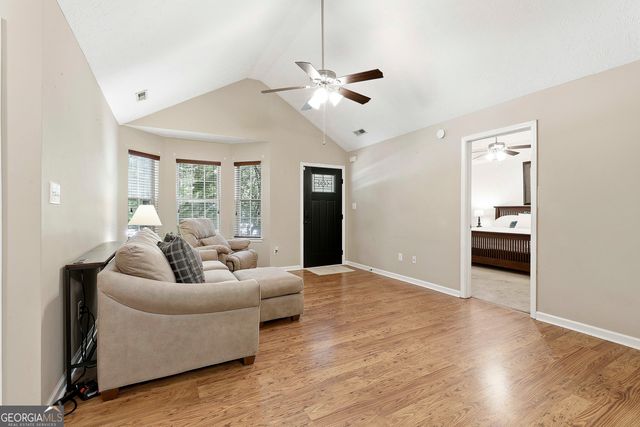 85 Apache Pointe Drive, Senoia, GA 30276