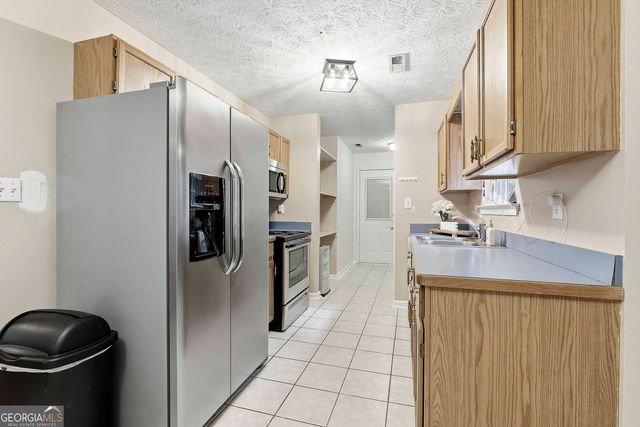 85 Apache Pointe Drive, Senoia, GA 30276