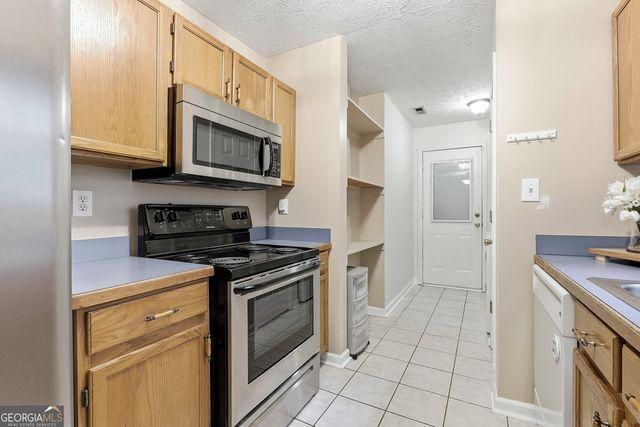 85 Apache Pointe Drive, Senoia, GA 30276