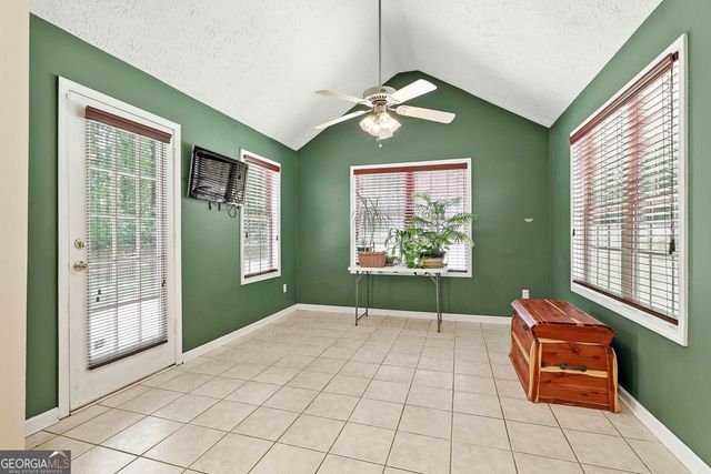 85 Apache Pointe Drive, Senoia, GA 30276