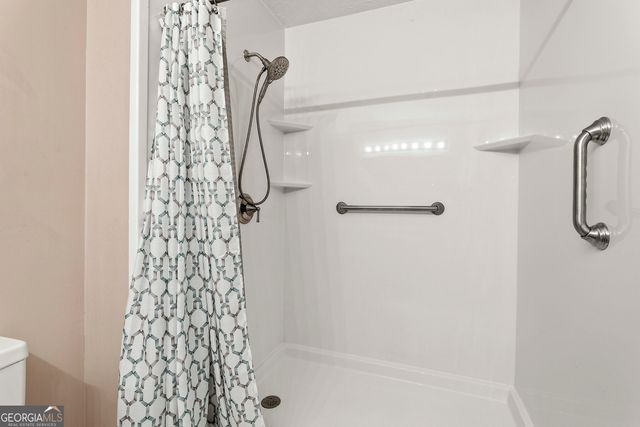 85 Apache Pointe Drive, Senoia, GA 30276