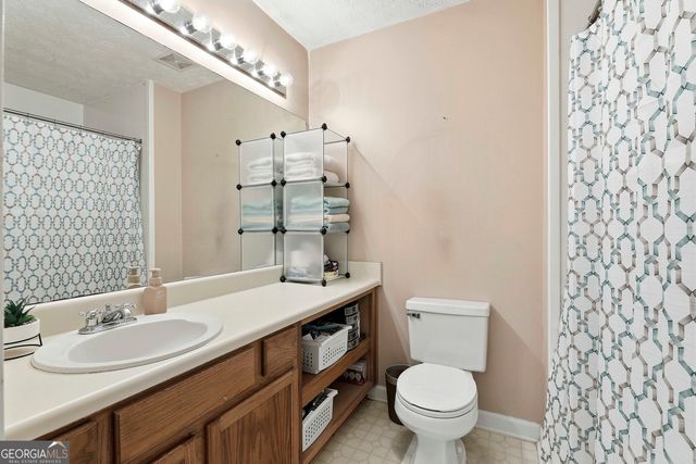85 Apache Pointe Drive, Senoia, GA 30276
