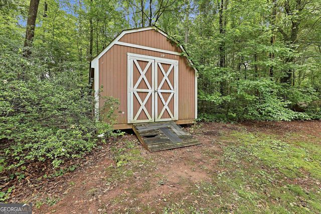 85 Apache Pointe Drive, Senoia, GA 30276