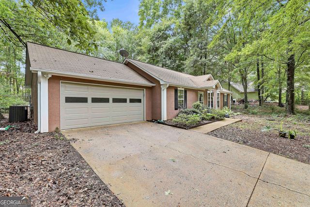 85 Apache Pointe Drive, Senoia, GA 30276