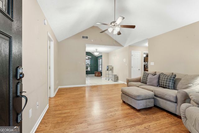 85 Apache Pointe Drive, Senoia, GA 30276