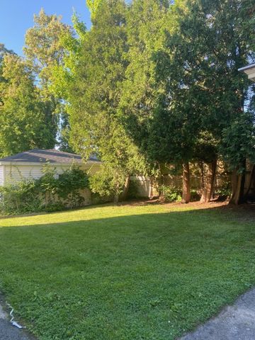 7 Lovejoy St 3, Haverhill, MA 01835
