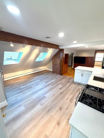 7 Lovejoy St 3, Haverhill, MA 01835