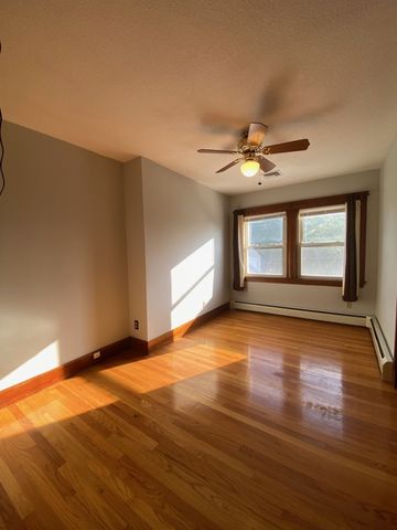 7 Lovejoy St 3, Haverhill, MA 01835