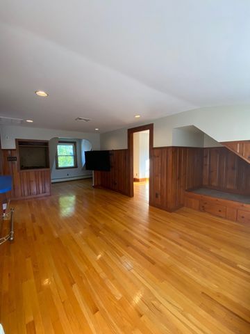 7 Lovejoy St 3, Haverhill, MA 01835