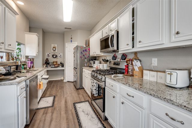 2322 Wilmette Drive, Arlington, TX 76018