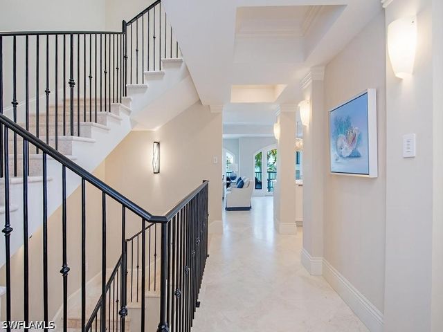 221 Harbour DR 6, Naples, FL 34103