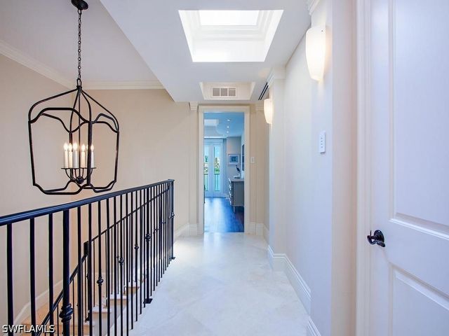 221 Harbour DR 6, Naples, FL 34103