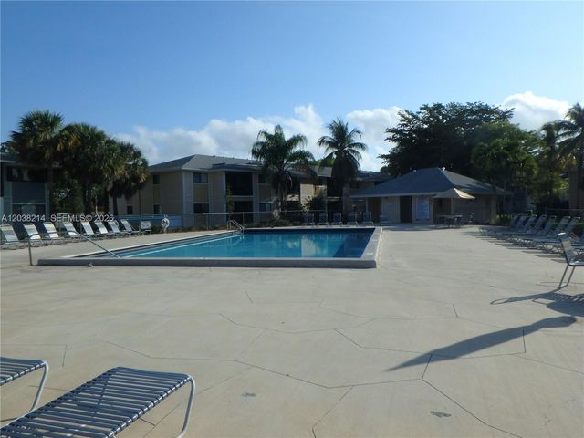 9727 Hammocks Blvd 101D, Miami, FL 33196