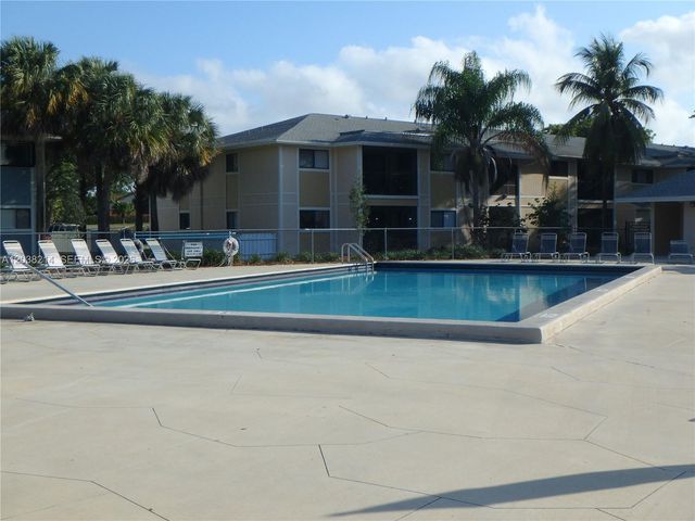9727 Hammocks Blvd 101D, Miami, FL 33196