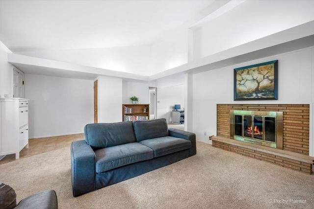 401 Hill Avenue, North Aurora, IL 60542