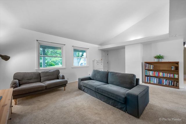 401 Hill Avenue, North Aurora, IL 60542