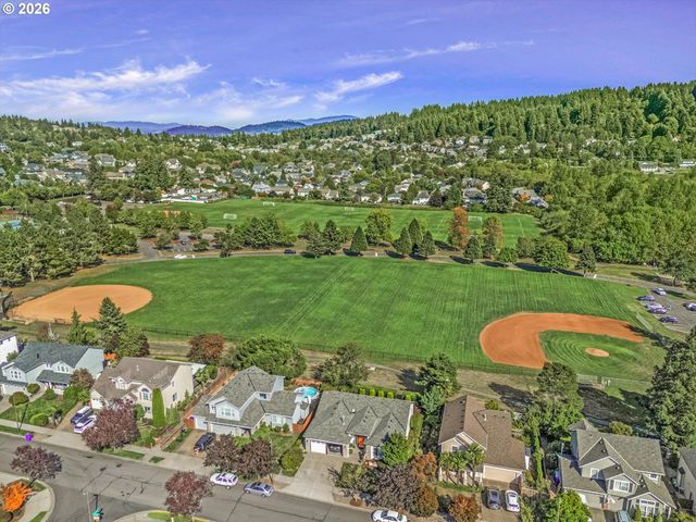9879 Se 134TH Ave, Happy Valley, OR 97086