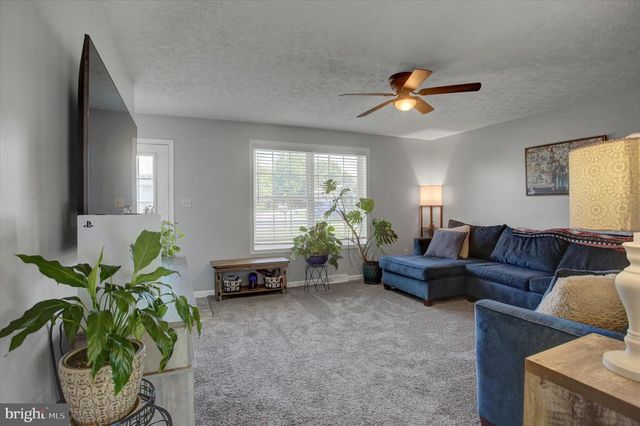 3040 LIVERPOOL COURT, Chambersburg, PA 17201