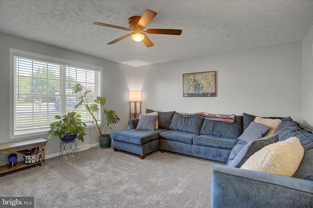 3040 LIVERPOOL COURT, Chambersburg, PA 17201