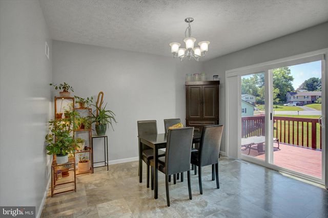 3040 LIVERPOOL COURT, Chambersburg, PA 17201