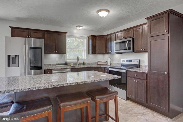 3040 LIVERPOOL COURT, Chambersburg, PA 17201