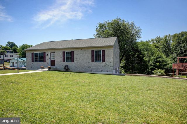 3040 LIVERPOOL COURT, Chambersburg, PA 17201