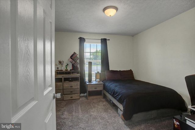 3040 LIVERPOOL COURT, Chambersburg, PA 17201
