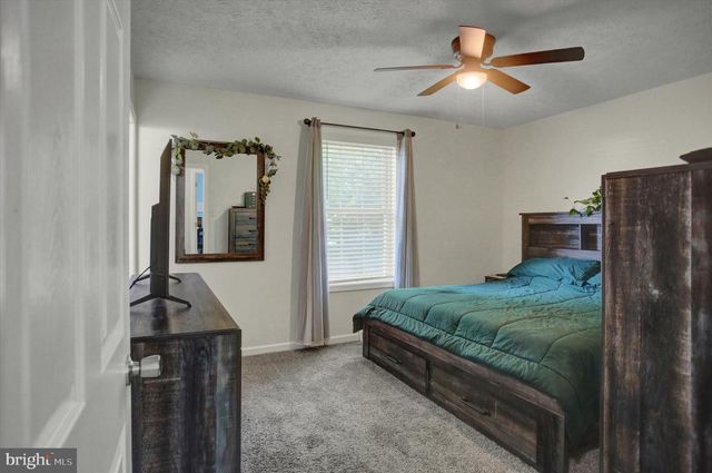 3040 LIVERPOOL COURT, Chambersburg, PA 17201