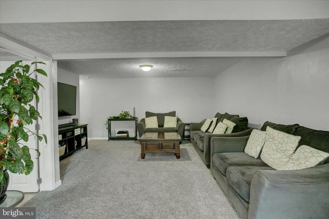 3040 LIVERPOOL COURT, Chambersburg, PA 17201