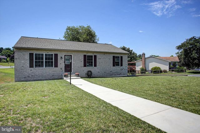 3040 LIVERPOOL COURT, Chambersburg, PA 17201
