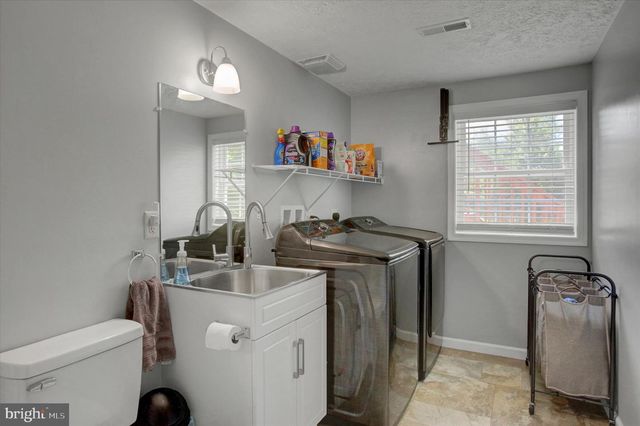 3040 LIVERPOOL COURT, Chambersburg, PA 17201
