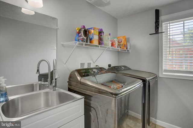 3040 LIVERPOOL COURT, Chambersburg, PA 17201