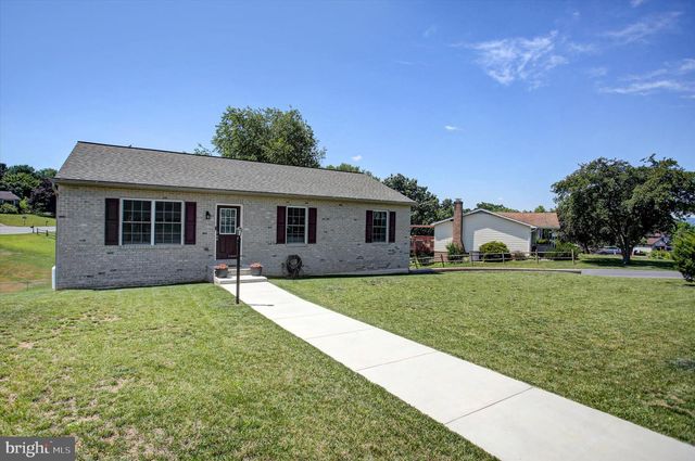 3040 LIVERPOOL COURT, Chambersburg, PA 17201
