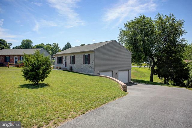 3040 LIVERPOOL COURT, Chambersburg, PA 17201