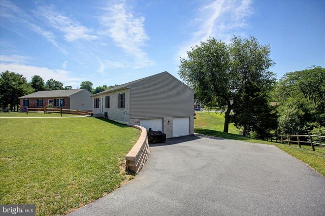 3040 LIVERPOOL COURT, Chambersburg, PA 17201