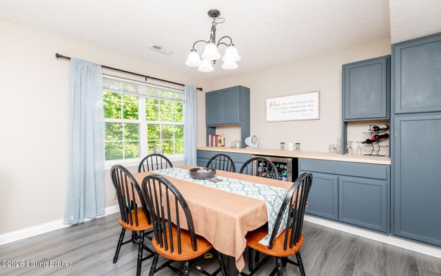 1889 S Woodland Dr, Radcliff, KY 40160
