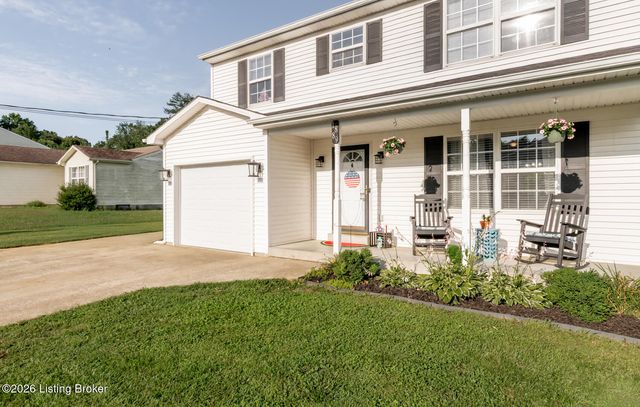 1889 S Woodland Dr, Radcliff, KY 40160