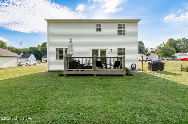 1889 S Woodland Dr, Radcliff, KY 40160