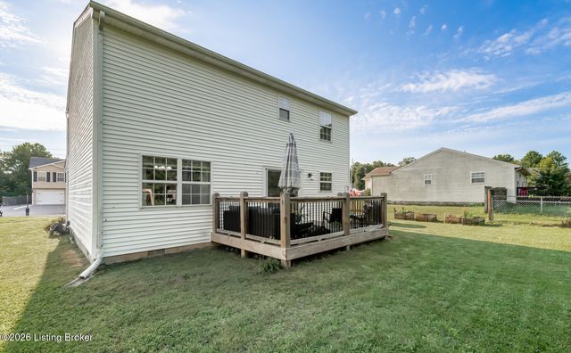 1889 S Woodland Dr, Radcliff, KY 40160