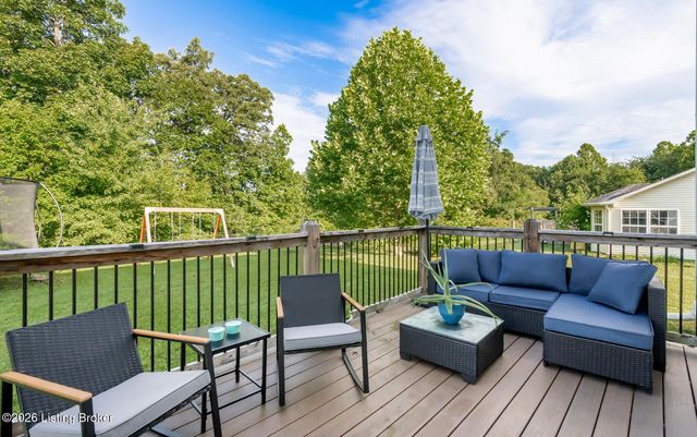 1889 S Woodland Dr, Radcliff, KY 40160