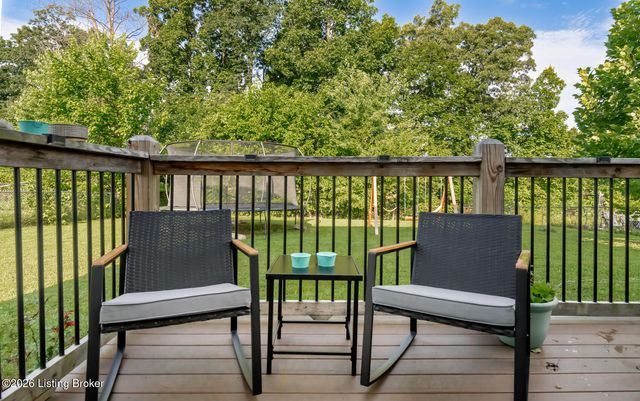 1889 S Woodland Dr, Radcliff, KY 40160
