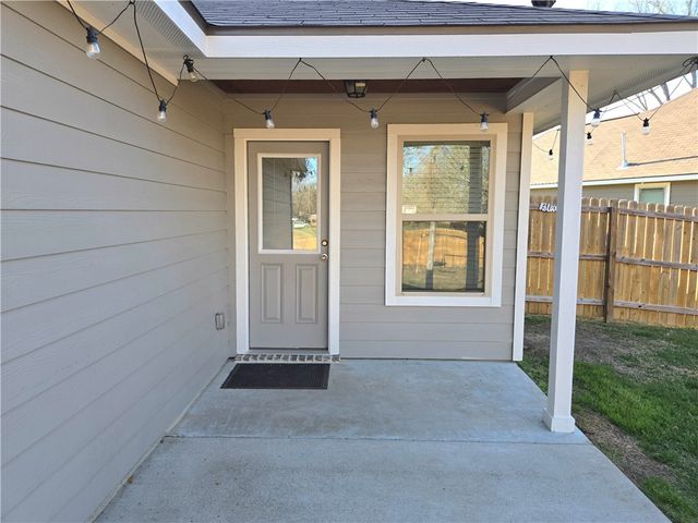 809 Meadow Brook Drive, Caldwell, TX 77836