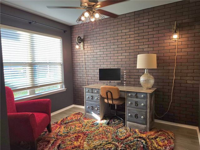 809 Meadow Brook Drive, Caldwell, TX 77836