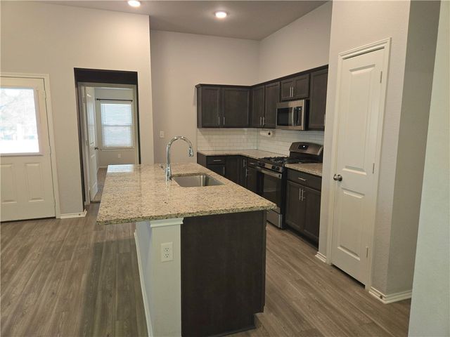 809 Meadow Brook Drive, Caldwell, TX 77836