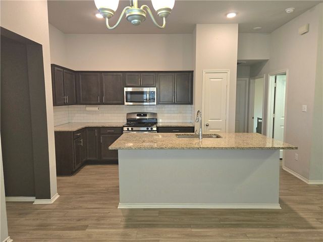 809 Meadow Brook Drive, Caldwell, TX 77836